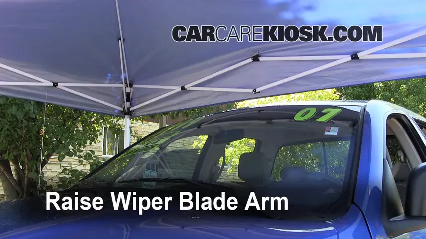 2007 Dodge Ram 1500 Laramie 5.7L V8 Extended Crew Cab Pickup Windshield Wiper Blade (Front) Replace Wiper Blades